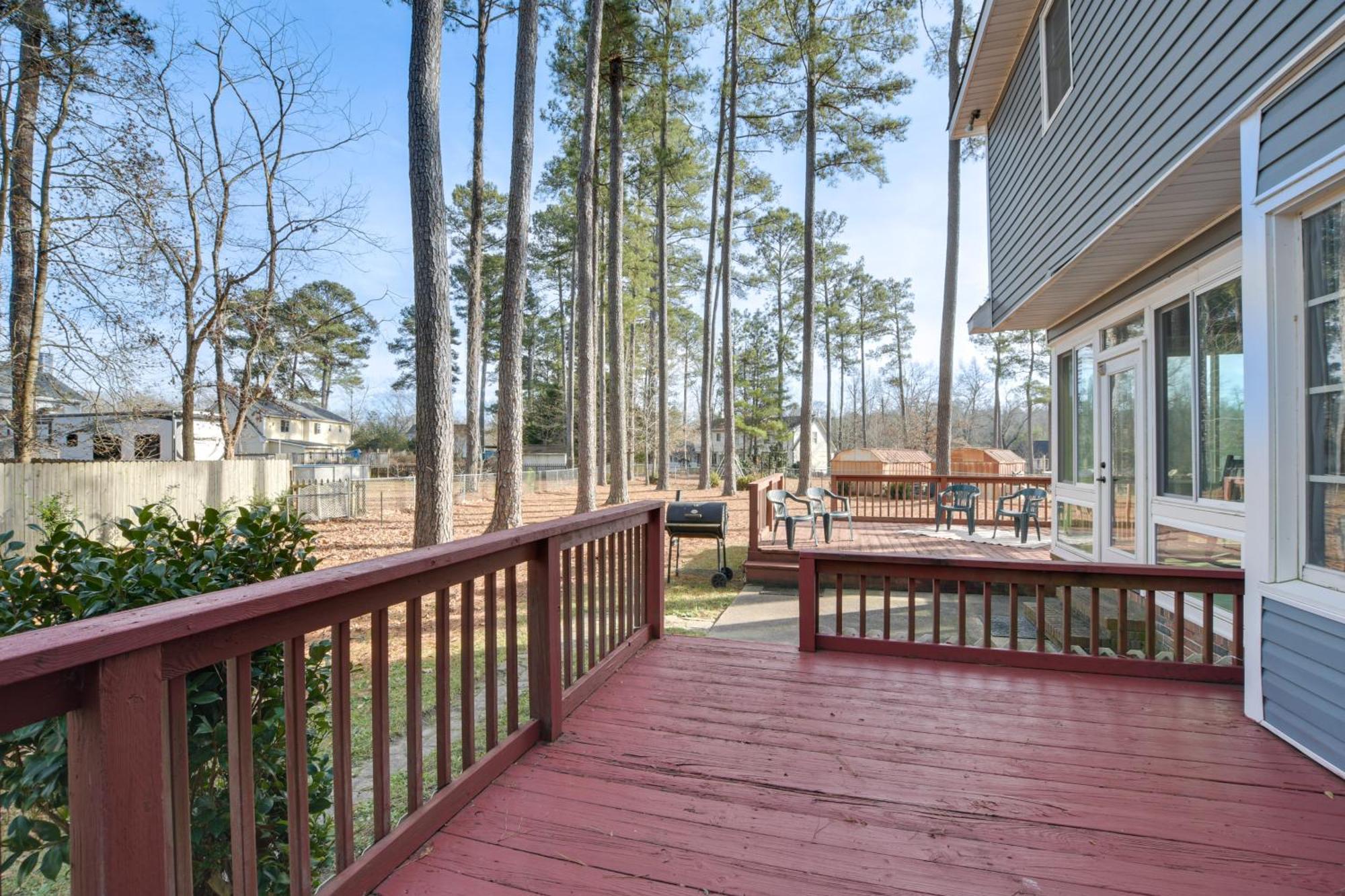 Lovely Fayetteville Home Deck And Fireplace! מראה חיצוני תמונה